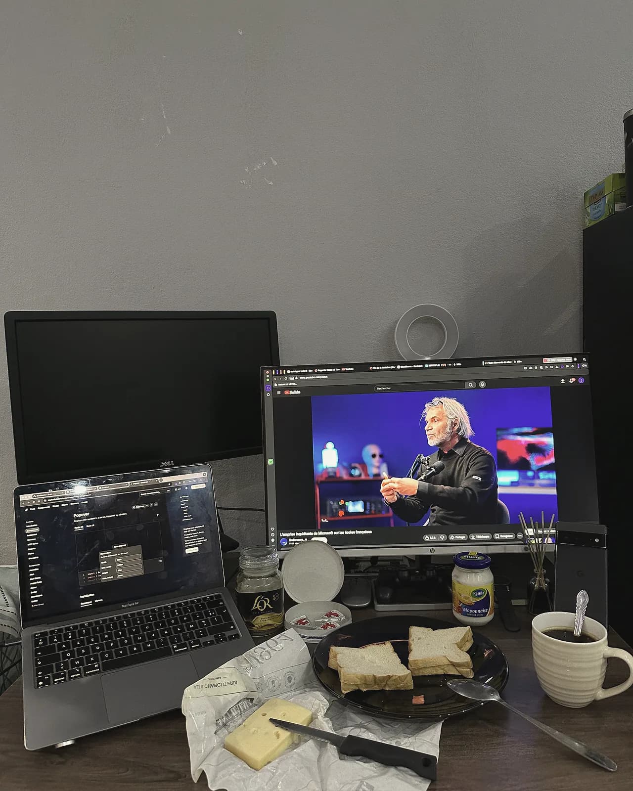 Breakfast at the desk