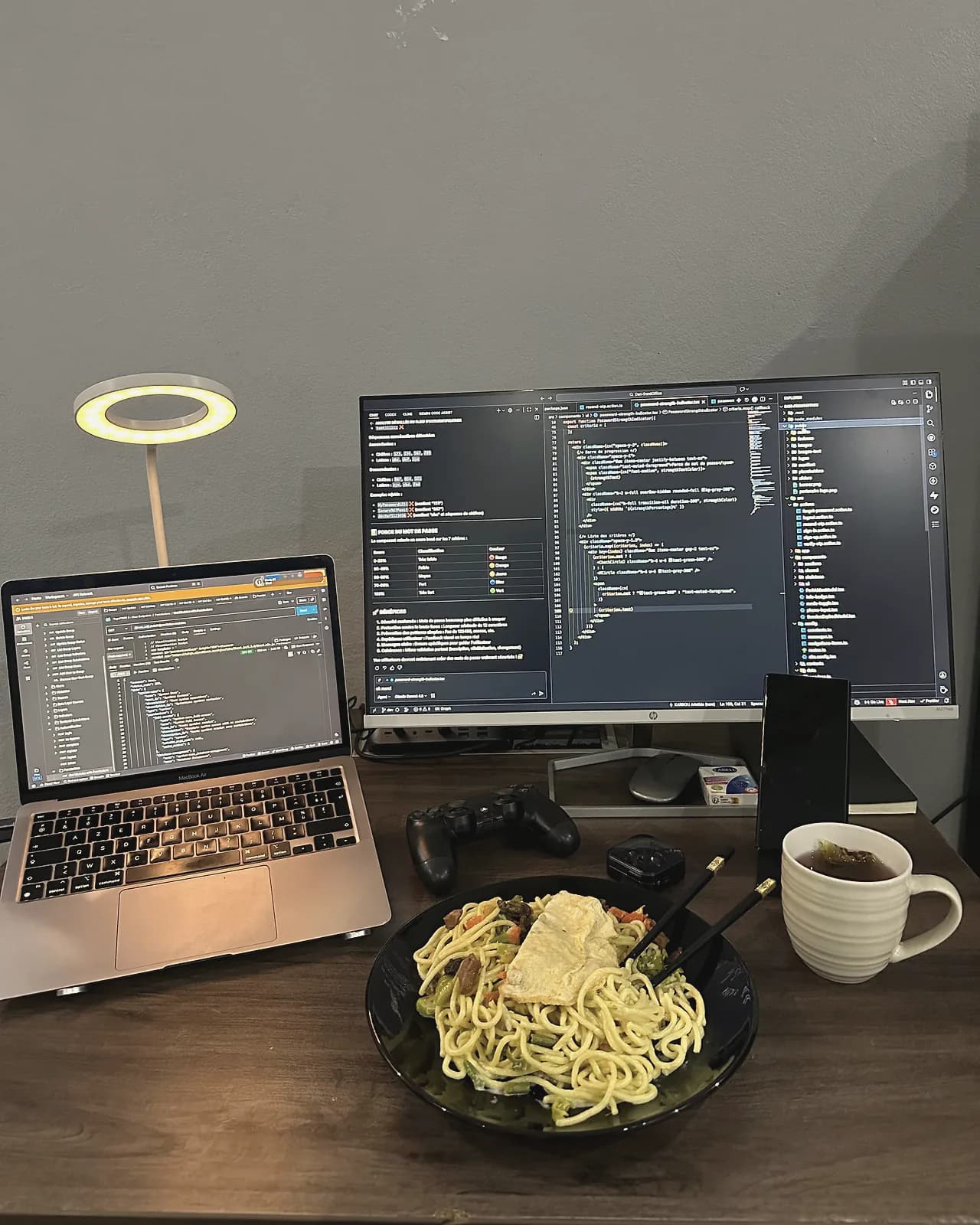 Two screens, one bowl